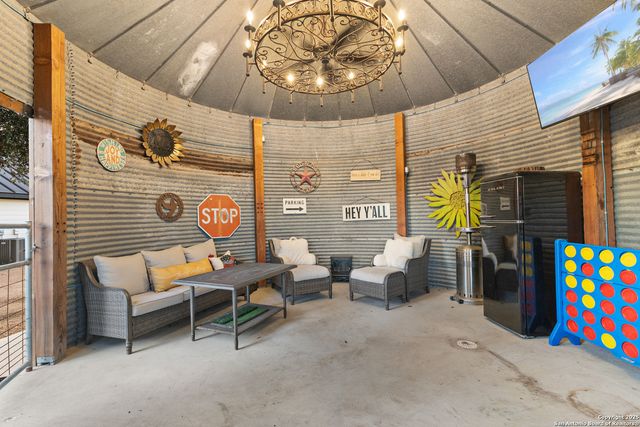 1591 Leissner School, Seguin, TX 78155
