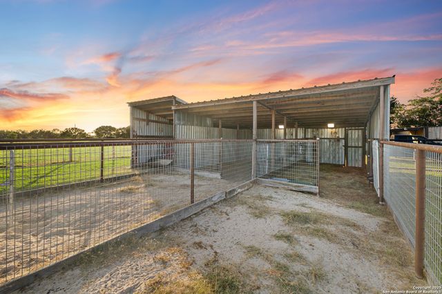 1591 Leissner School, Seguin, TX 78155