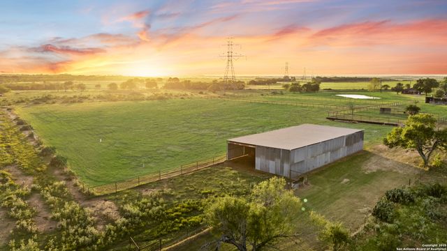 1591 Leissner School, Seguin, TX 78155