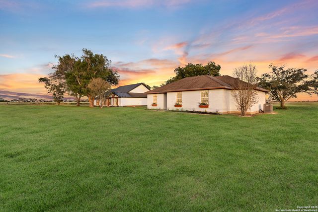 1591 Leissner School, Seguin, TX 78155