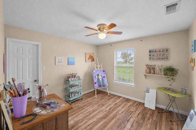 1591 Leissner School, Seguin, TX 78155