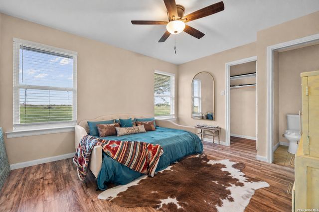 1591 Leissner School, Seguin, TX 78155