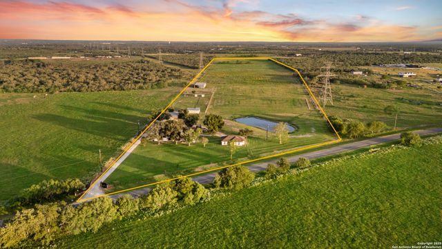 1591 Leissner School, Seguin, TX 78155