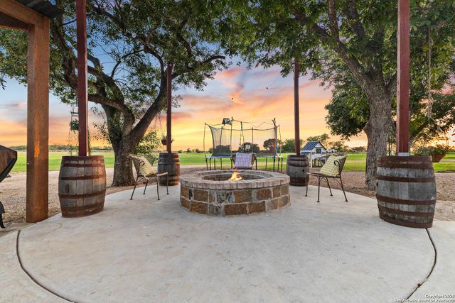 1591 Leissner School, Seguin, TX 78155