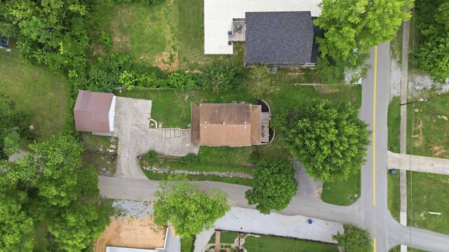 138 W French Avenue, Burnside, KY 42519