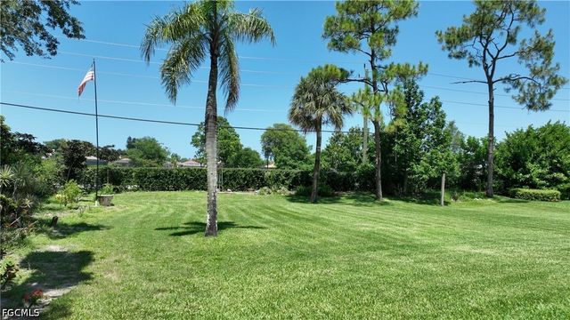 11477 Longshore WAY W, Naples, FL 34119