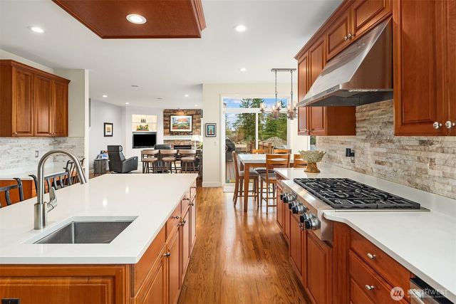 2146 277th Avenue SE, Sammamish, WA 98075