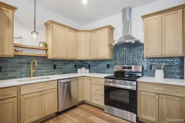 232 Marion Oaks Drive, Howell, MI 48843