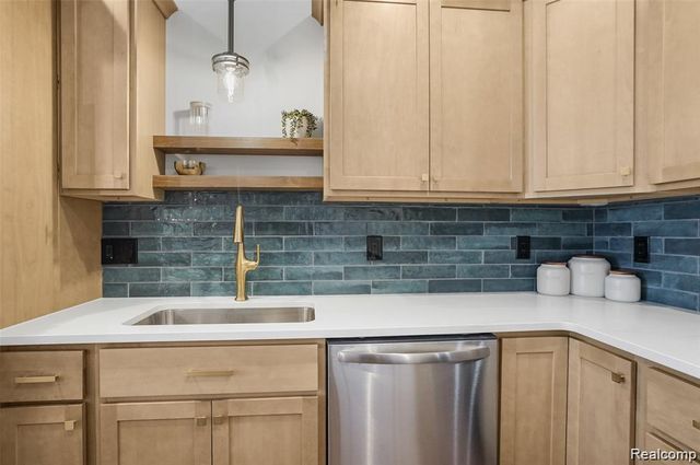 232 Marion Oaks Drive, Howell, MI 48843