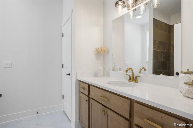 232 Marion Oaks Drive, Howell, MI 48843