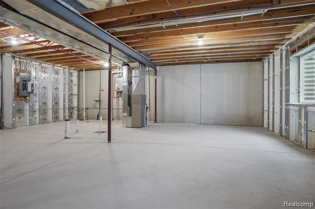 232 Marion Oaks Drive, Howell, MI 48843