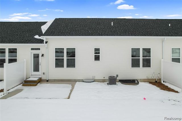 232 Marion Oaks Drive, Howell, MI 48843