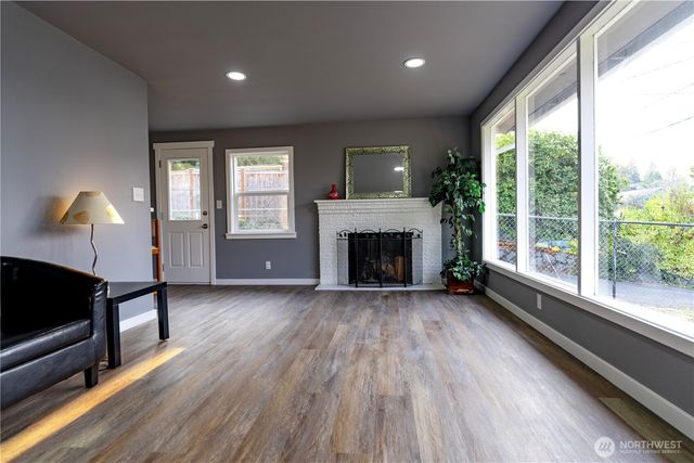 8553 S 123rd Place, Seattle, WA 98178