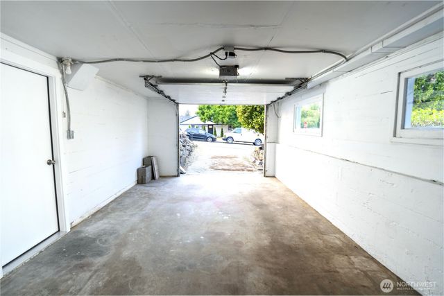 8553 S 123rd Place, Seattle, WA 98178