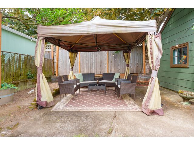548 N LOMBARD St, Portland, OR 97217