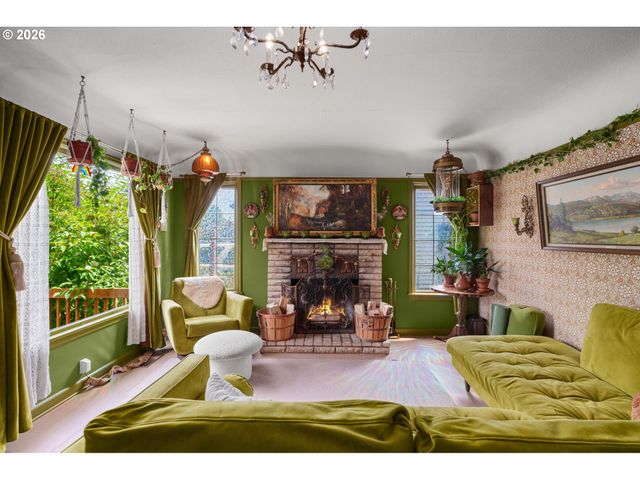 548 N LOMBARD St, Portland, OR 97217