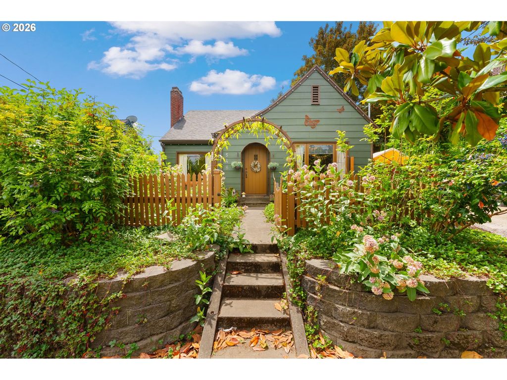 548 N LOMBARD St, Portland, OR 97217