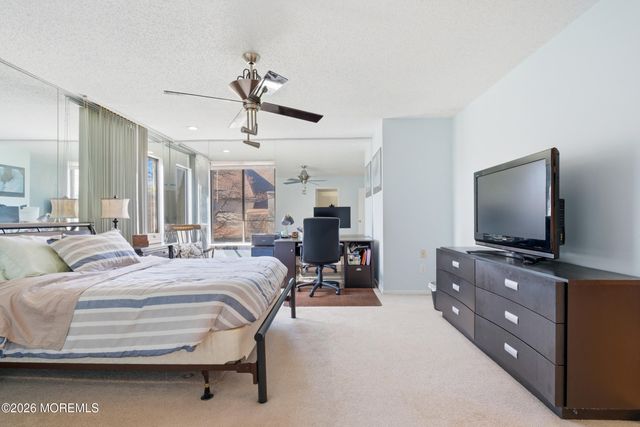 38 Carriage Place 1038, Edison, NJ 08820