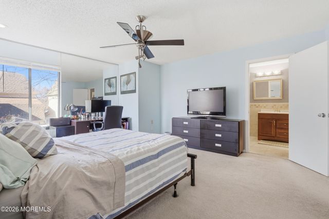 38 Carriage Place 1038, Edison, NJ 08820