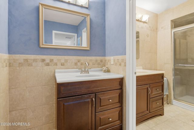 38 Carriage Place 1038, Edison, NJ 08820