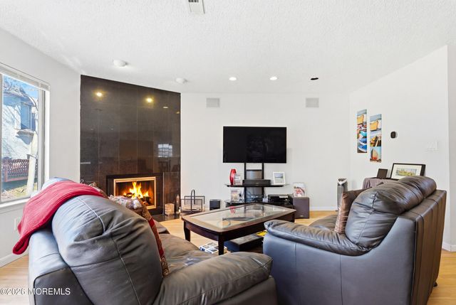 38 Carriage Place 1038, Edison, NJ 08820