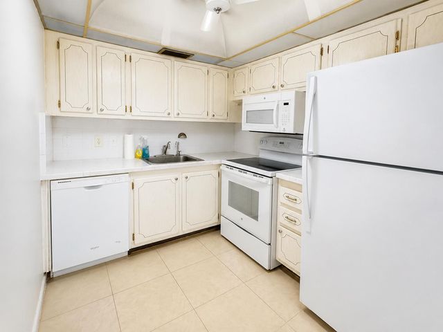 234 CHATHAM L, West Palm Beach, FL 33417