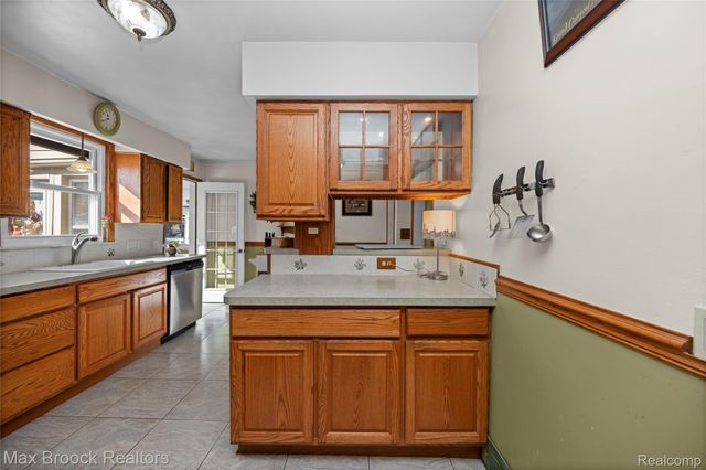 21236 OUTER DRIVE, Dearborn, MI 48124