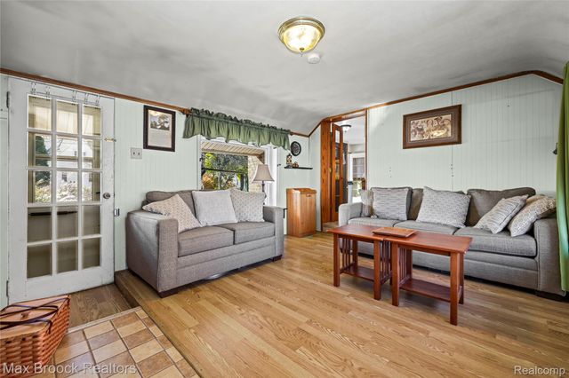 21236 OUTER DRIVE, Dearborn, MI 48124