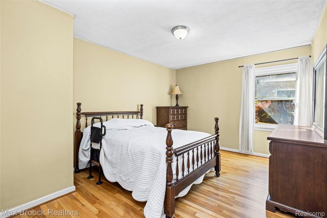 21236 OUTER DRIVE, Dearborn, MI 48124