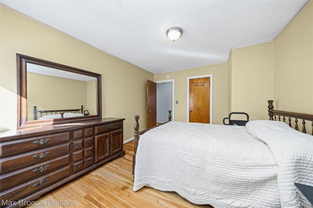 21236 OUTER DRIVE, Dearborn, MI 48124