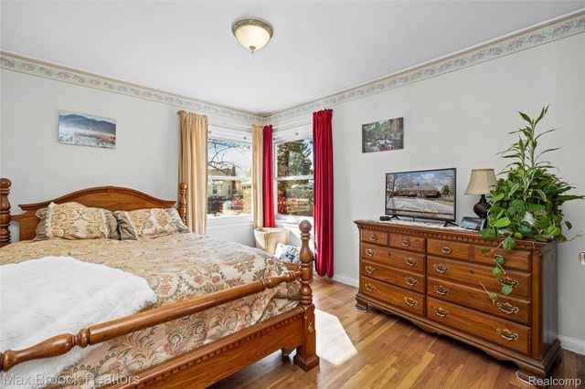 21236 OUTER DRIVE, Dearborn, MI 48124