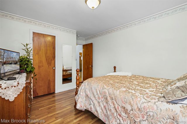 21236 OUTER DRIVE, Dearborn, MI 48124