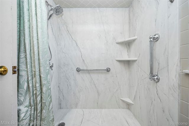 21236 OUTER DRIVE, Dearborn, MI 48124