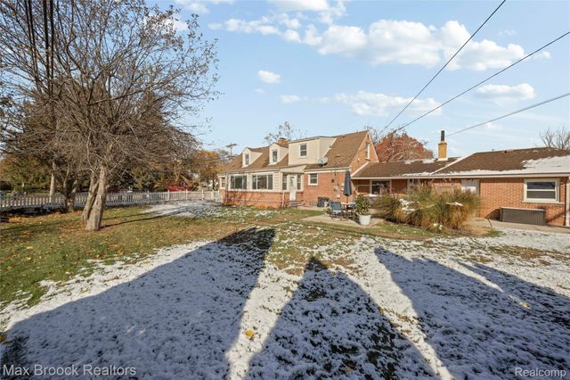 21236 OUTER DRIVE, Dearborn, MI 48124