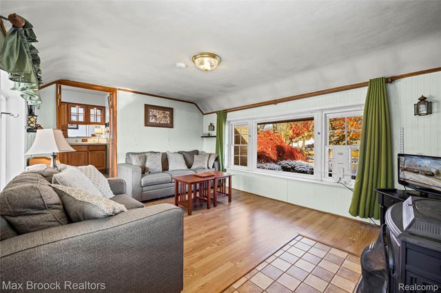 21236 OUTER DRIVE, Dearborn, MI 48124