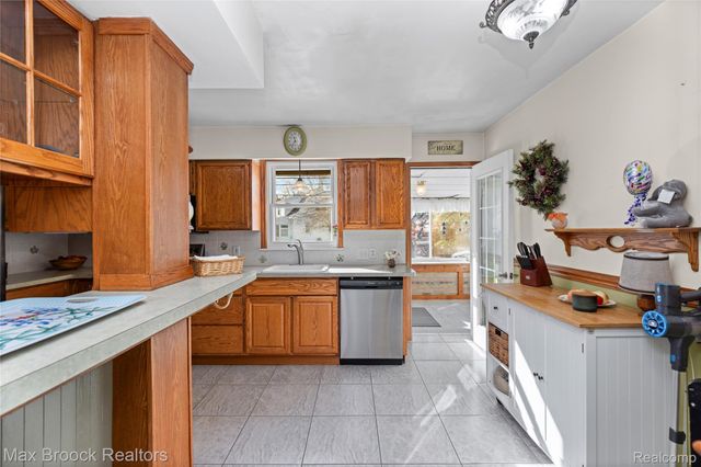 21236 OUTER DRIVE, Dearborn, MI 48124