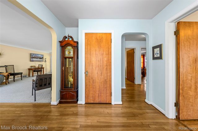 21236 OUTER DRIVE, Dearborn, MI 48124