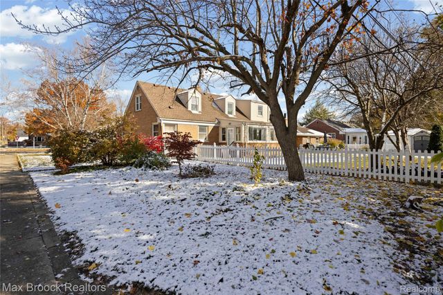 21236 OUTER DRIVE, Dearborn, MI 48124