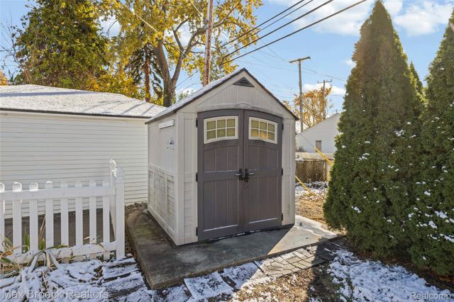 21236 OUTER DRIVE, Dearborn, MI 48124