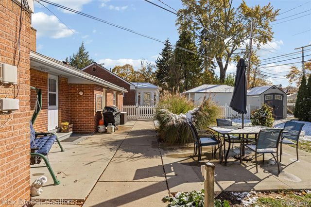 21236 OUTER DRIVE, Dearborn, MI 48124