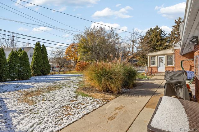 21236 OUTER DRIVE, Dearborn, MI 48124