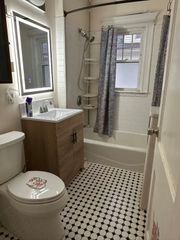 26 Ellerton Rd, Quincy, MA 02169