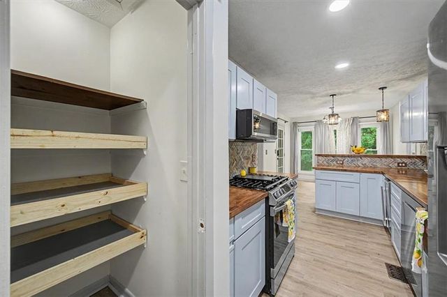 1046 Washington Avenue, Woodstock, GA 30188