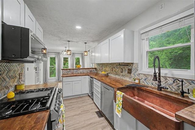 1046 Washington Avenue, Woodstock, GA 30188