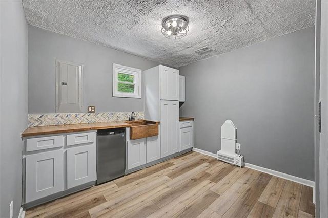 1046 Washington Avenue, Woodstock, GA 30188