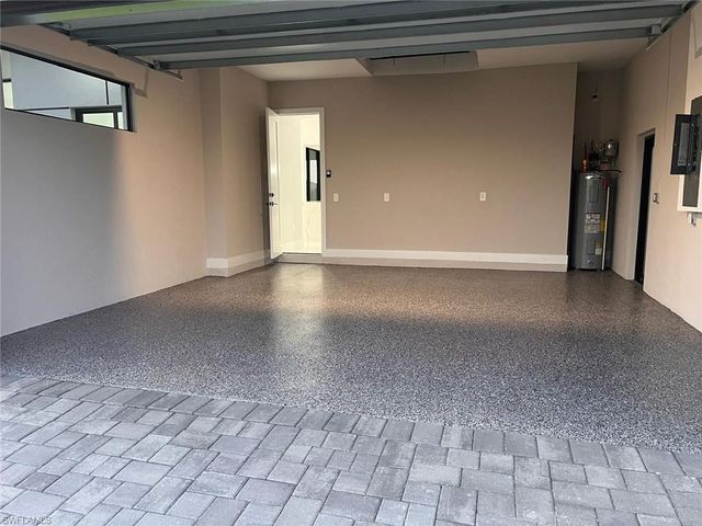 2033 EMBERS PKWY W, Cape Coral, FL 33993