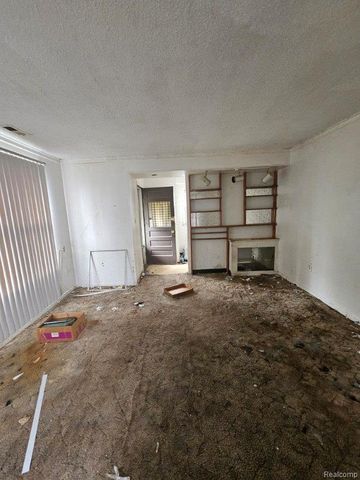 13876 Hendricks Avenue, Warren, MI 48089