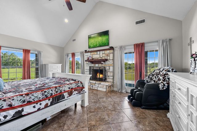 825 Recreational Road 255, Colmesneil, TX 75938