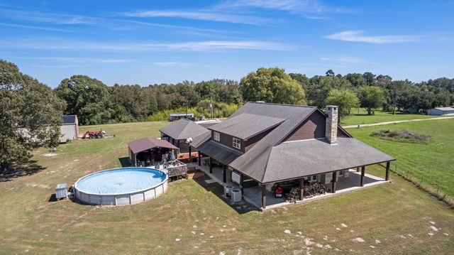 825 Recreational Road 255, Colmesneil, TX 75938