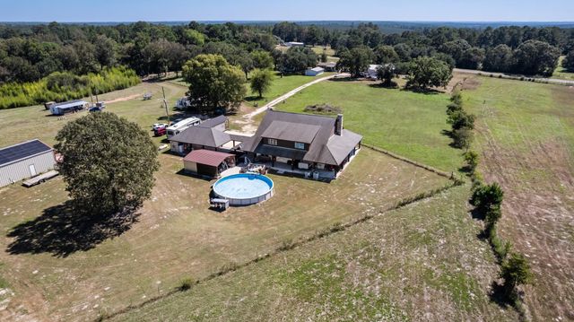 825 Recreational Road 255, Colmesneil, TX 75938